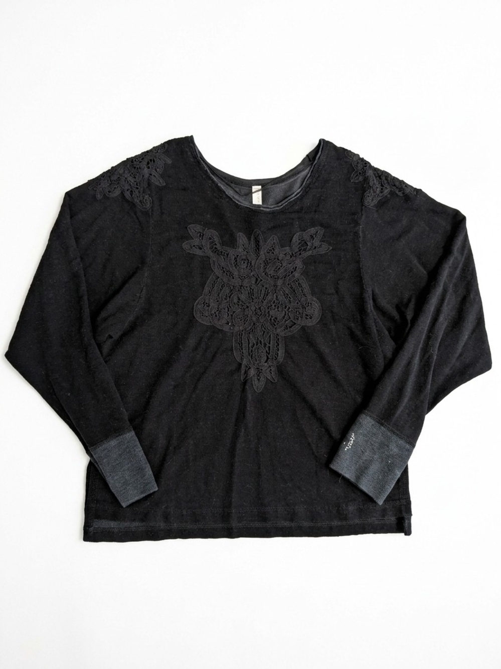 Free People FP Movement Top Black Lace Whimsigoth Fall Thumbhole Sweatshirt M
